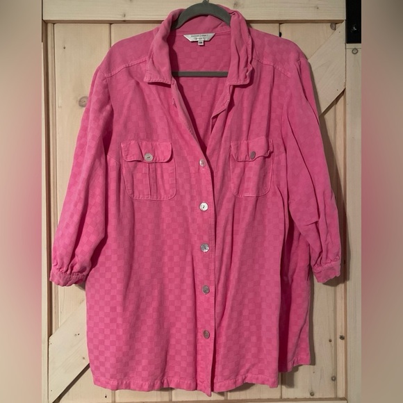 Pink Checkered
Button Down Blouse
Size 1X - Picture 1 of 6